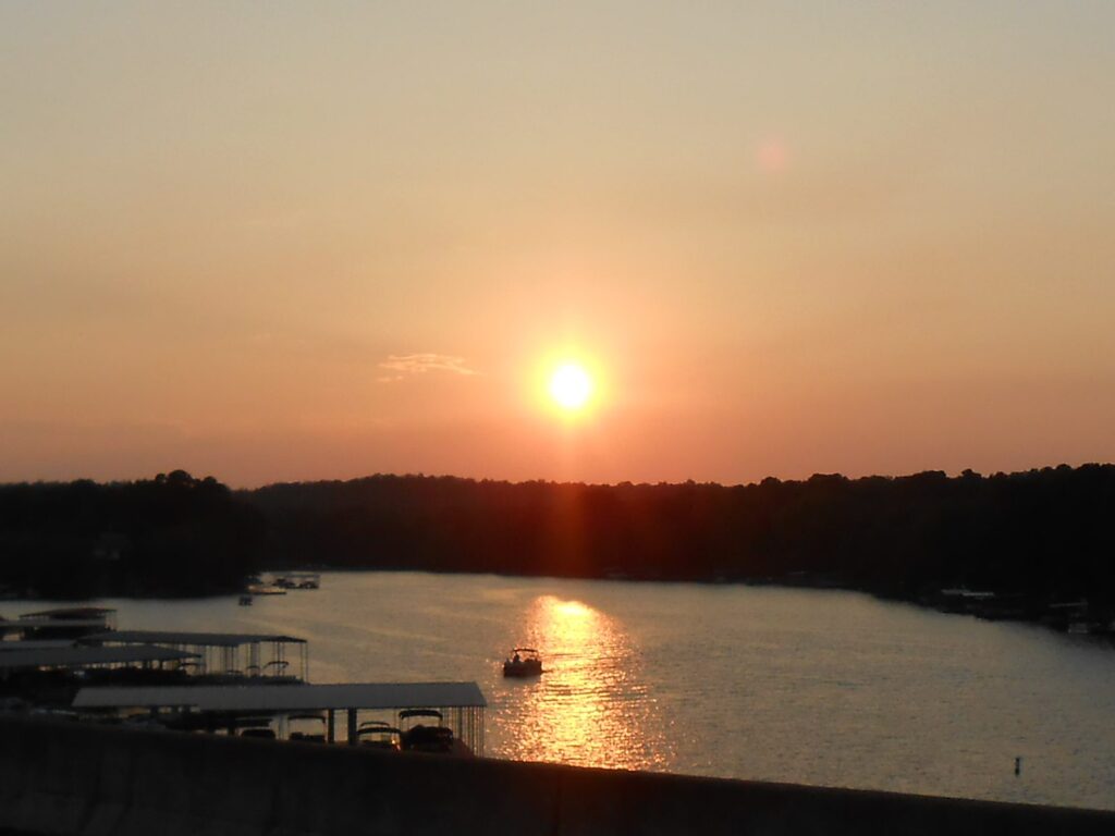 Sunset over Lake Hamilton in Hot Springs, AR