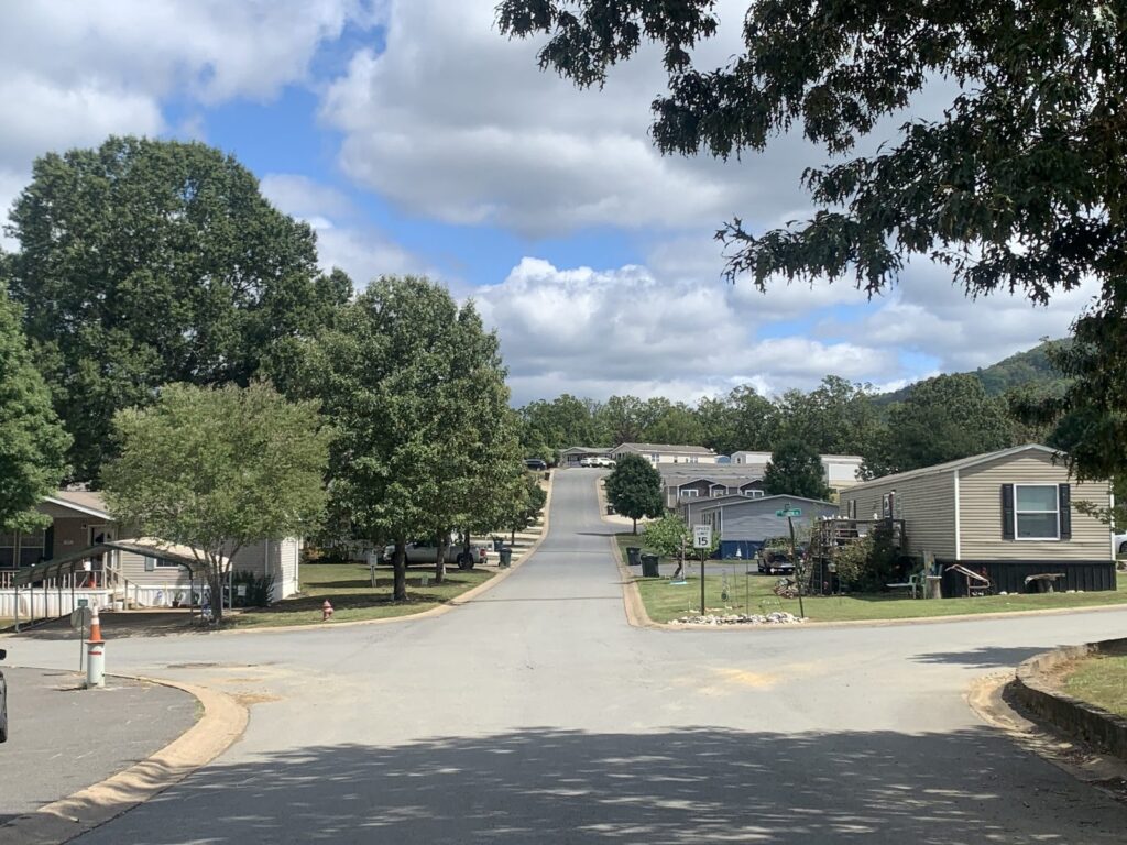 Community entrance street at Lake Hamilton Estates in Hot Springs, AR