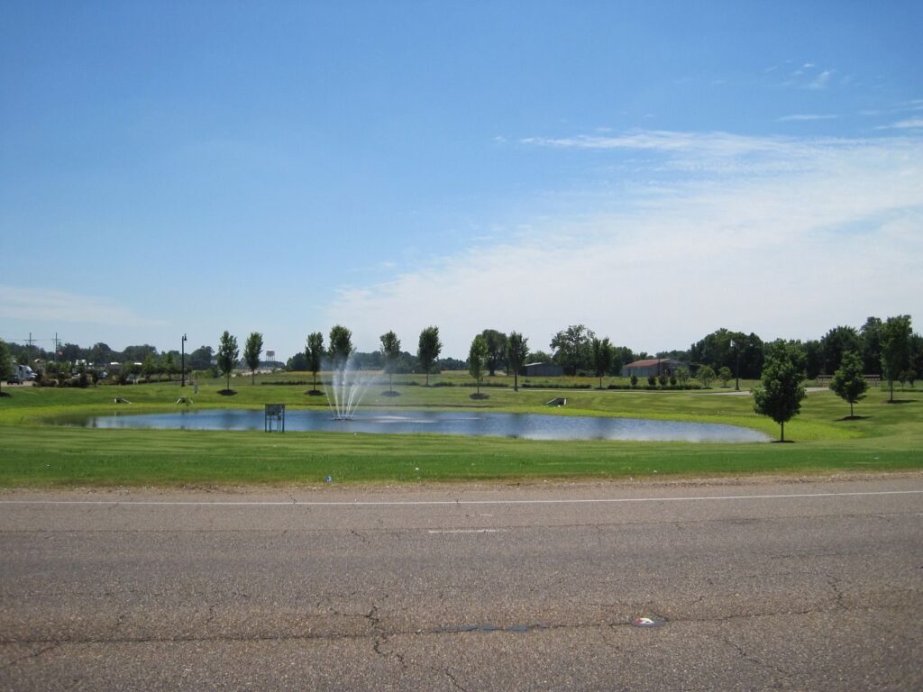 Lake and fountain along Goodman Road in Southaven, MS